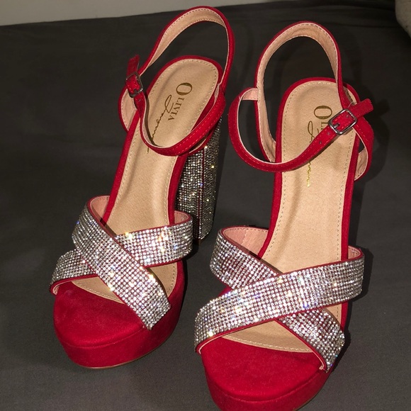 High-Heels - Picture 2 of 5